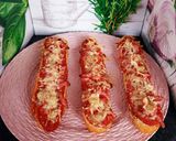 Une image de l'étape 4 de Pizzas 🍕 baguettes tomates 🍅 et crème fraîche saumon.