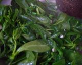 Foto langkah ke 3 dari resep Daun Ginseng Cah Ebi.