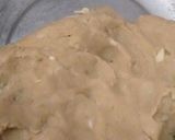 A picture of step 1 of Lasooni paratha.