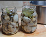 A picture of step 6 of Marinade mushrooms.