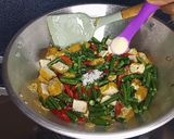 Foto langkah ke 5 dari resep Oseng tahu + kacang panjang.