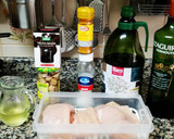 Foto del paso 1 de la receta: Pollo trufado al vermut