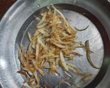 A picture of step 6 of Aaloo lacha namkeen.