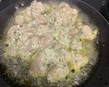 A picture of step 4 of Tawa chicken chutney roll.
