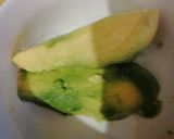 A picture of step 1 of Avo spicy salsa.