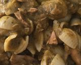 Foto del paso 3 de la receta: Caracolitos con atún y salsa verde