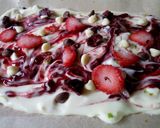 A picture of step 7 of Frozen yogurt berries bark#icecreamfanatic.