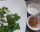A picture of step 1 of Chat pati Mooli ki Chutney.