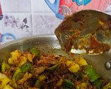 A picture of step 3 of Aloo Capsicum.