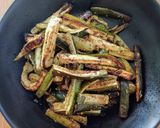 Une image de l'étape 2 de Courgettes grillées au four.