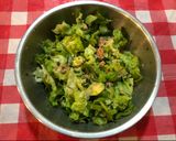 Foto del paso 1 de la receta: Ensalada lechuga palta y atún en 1 paso