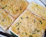 Foto langkah ke 6 dari resep Garlic Cheese Bread.