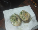 Foto del paso 3 de la receta: Rodajas de merluza frita con papas nuevas y mojo verde