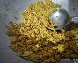 हरी प्याज़ का बेसन(Hari pyaz ka besan recipe in Hindi) रेसिपी चरण 3 फोटो