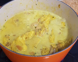 Foto del paso 4 de la receta: Curry de pollo y coco tostado sobre arroz basmati con guisantes y granada
