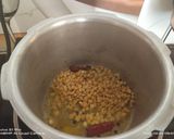 A picture of step 2 of Lauki chana dal sabji.