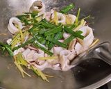 芹菜炒透抽的食譜步驟5照片