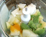 Foto del paso 2 de la receta: Sopa fría de melón y aguacate a la lima