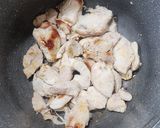 Foto del paso 3 de la receta: 🥟🍗🥓🍄🟫Empanadas de pollo desmechado, panceta, verdeo y champiñones 🍄🟫 🥓🍗🥟Masa de papa