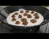 Foto langkah ke 6 dari resep Resep Kue Semprit Coklat Tanpa Oven Tanpa Mixer.