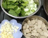 Foto langkah ke 1 dari resep Tumis Pokcoy Bakso.
