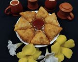 A picture of step 5 of Bengali Shingara.