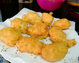 Foto del paso 5 de la receta: Buñuelos de merluza con patatas