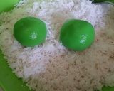 Foto langkah ke 4 dari resep Klepon ketan isi gula merah.