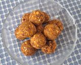 Foto del paso 4 de la receta: Bolitas de zanahoria con nuez (sin horno)