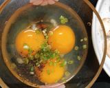 Hình bước làm 1 của món Trứng Chiên Nấm Rơm