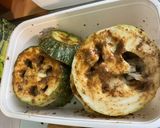 Une image de l'étape 5 de Merguez et courgettes rondes marinées grillées.