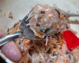 Foto langkah ke 2 dari resep Sup Bola Ayam Rambutan.
