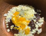 รูปขั้นตอนการทำที่ 1 ของ ข้าวผัดไข่ไส้กรอกเจ (Nasi goreng)