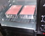 Foto langkah ke 5 dari resep Strawberry Cake DEBM/.