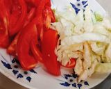 Hình bước làm 1 của món Bò xào cà chua bắp cải
