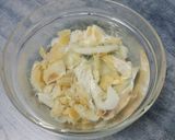 Foto del paso 2 de la receta Patatas con migas de bacalao