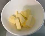 Une image de l'étape 4 de Gâteau moelleux aux 5 fruits et amandes.