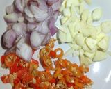 Foto langkah ke 1 dari resep Indomie goreng pedas #giveawayclover#ga_walldecorkayu.