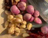รูปขั้นตอนการทำที่ 1 ของ น้ำพริกมะกอกปลาย่างมะแขว่น🌶️🧄สูตรไม่ใส่ปลาร้า ถั่วเน่า🥹