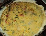 Foto del paso 7 de la receta: Tortilla de porotos verdes, choclo y tomate a la albahaca