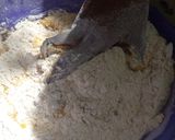 A picture of step 5 of Fried fish bread.