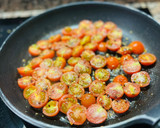 Foto del paso 1 de la receta: Maccheroni con cherrys y setas 🍅 🧀 🍄 (macarrones)