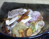 Gambar langkah 2 resipi Sup Perut.