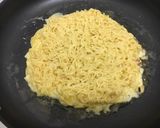 Hình bước làm 2 của món Pizza mì gói