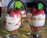Foto del paso 5 de la receta: Trifle de crema, dulce de leche y frutillas💝💝🎉🎉