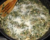 Foto del paso 3 de la receta Salchichas, champiñones, puré y espinacas