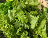 Hình bước làm 2 của món Cải Xoăn Kale Xào Thịt Gà