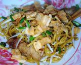 รูปขั้นตอนการทำที่ 7 ของ ผัดหมี่แห้งสามชั้นคั่วหมูกรอบเครื่องแน่น เฮงเฮงเฮง