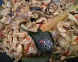 Foto langkah ke 6 dari resep Ayam Suwir Jamur Bumbu Bali.