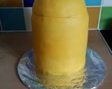A picture of step 29 of Vickys Minion Bob Cake (Decorating Idea).